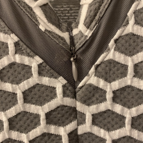 PIXLEY GRAY/WHITE KNIT DRESS SZ L SHEER INSET-BACK NECK V +ZIPPER BUST DARTS - Picture 7 of 8